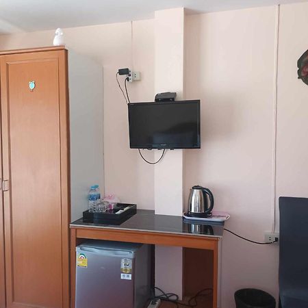Patong Rose Guest House 50M To Beach Exterior photo