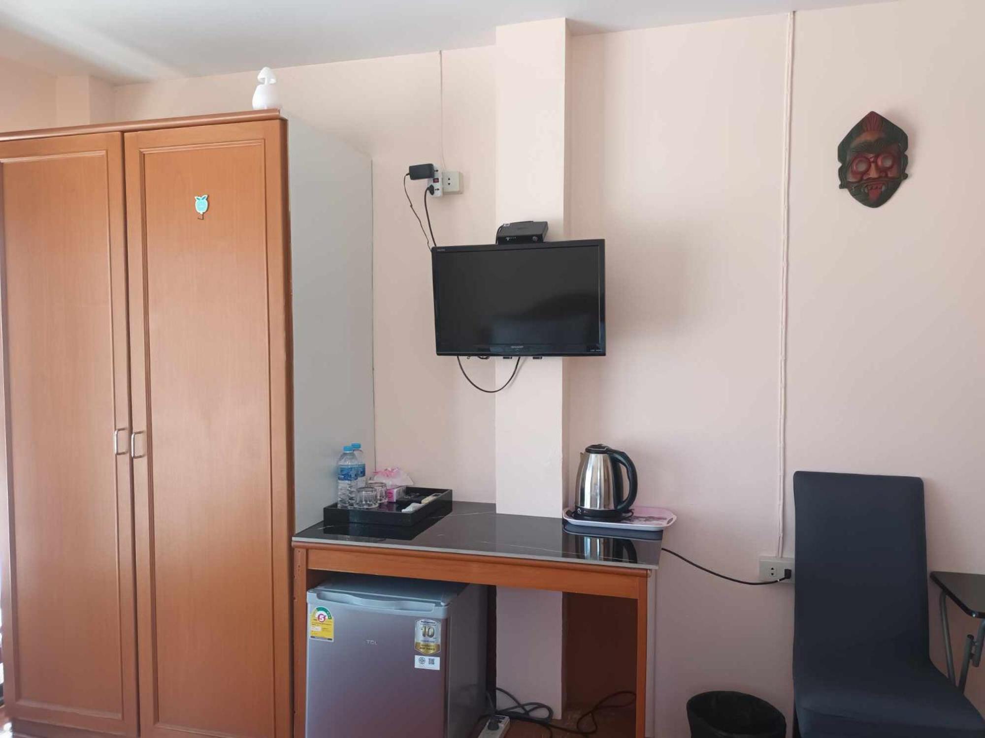 Patong Rose Guest House 50M To Beach Exterior photo