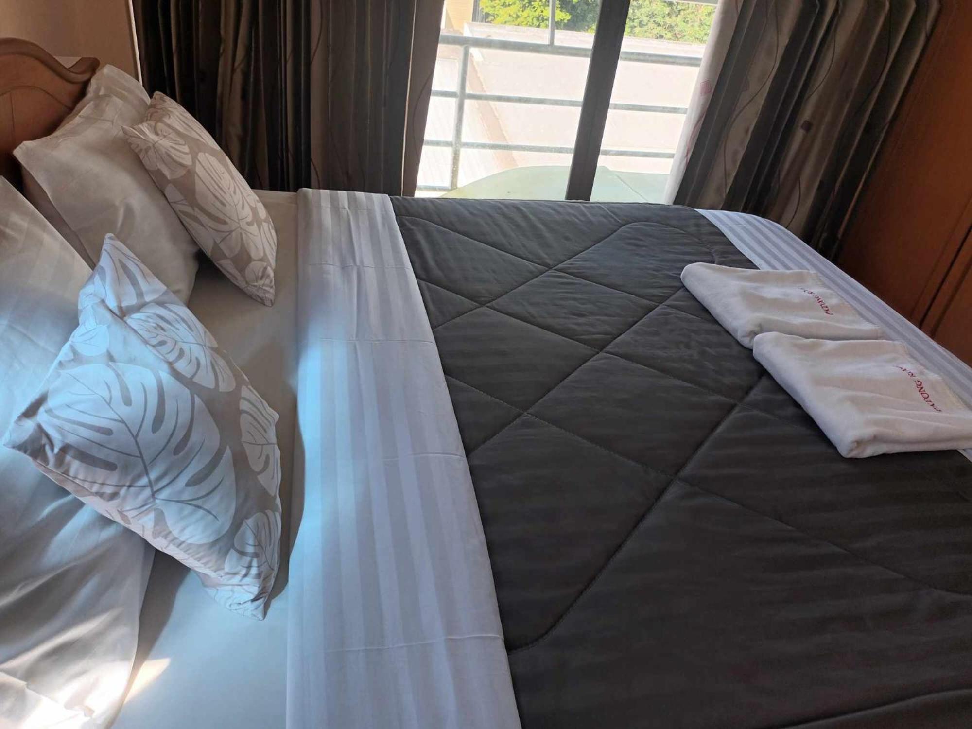Patong Rose Guest House 50M To Beach Exterior photo