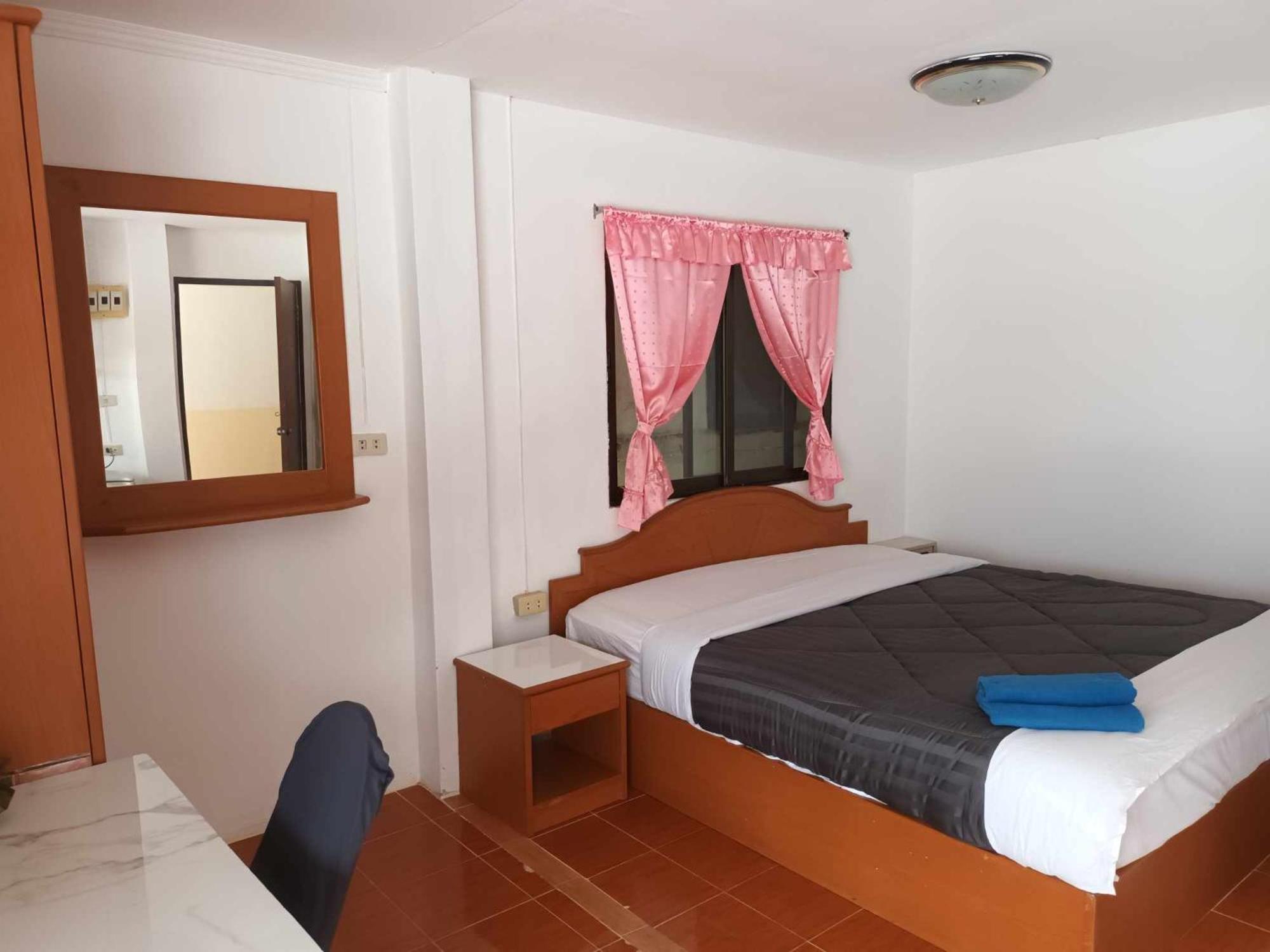 Patong Rose Guest House 50M To Beach Exterior photo