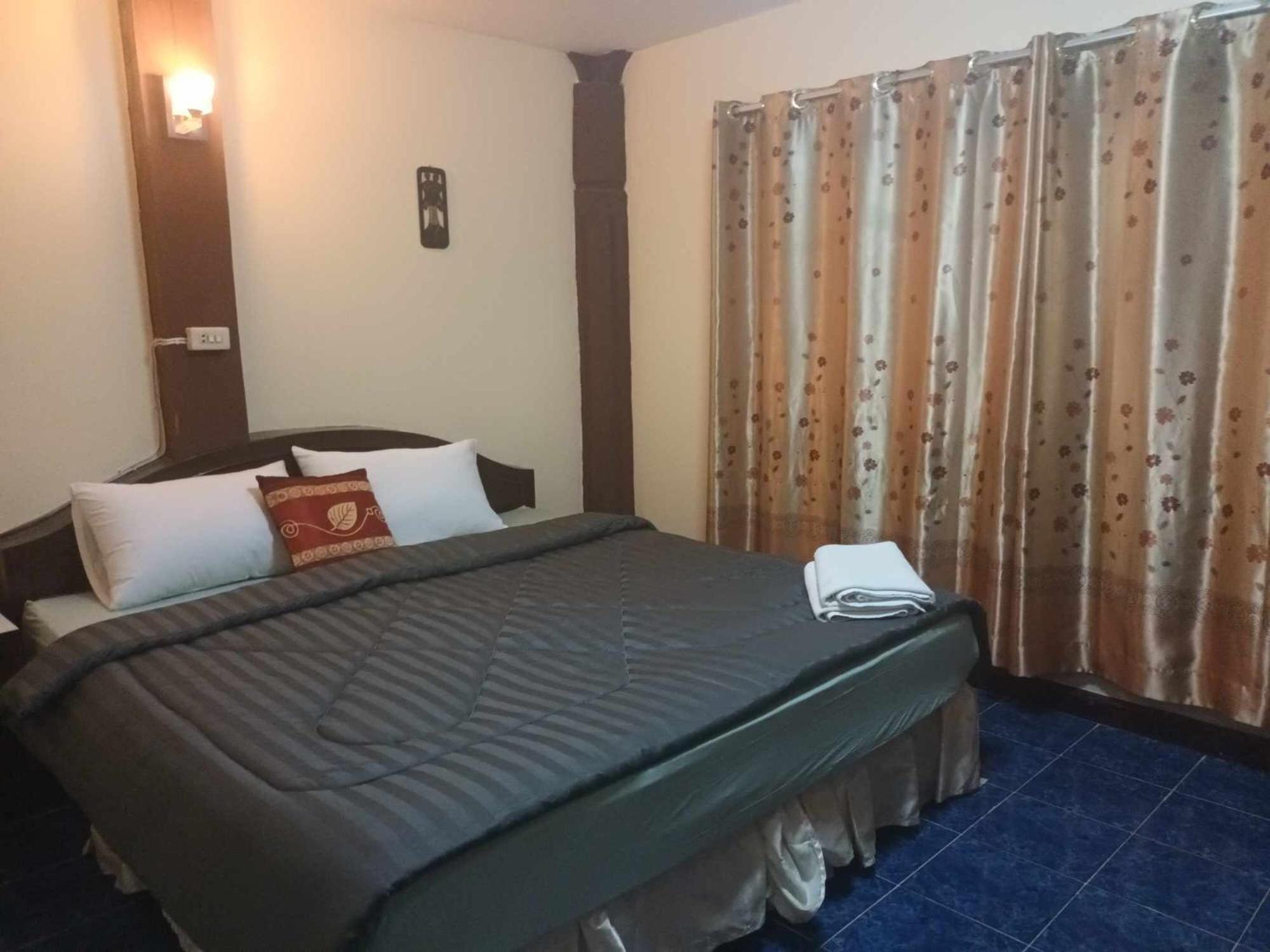 Patong Rose Guest House 50M To Beach Exterior photo