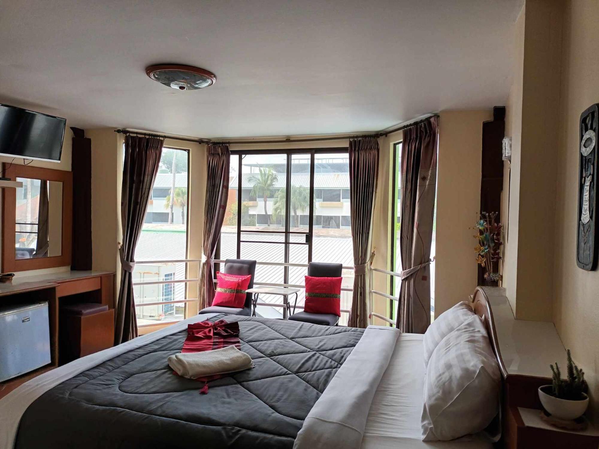Patong Rose Guest House 50M To Beach Exterior photo