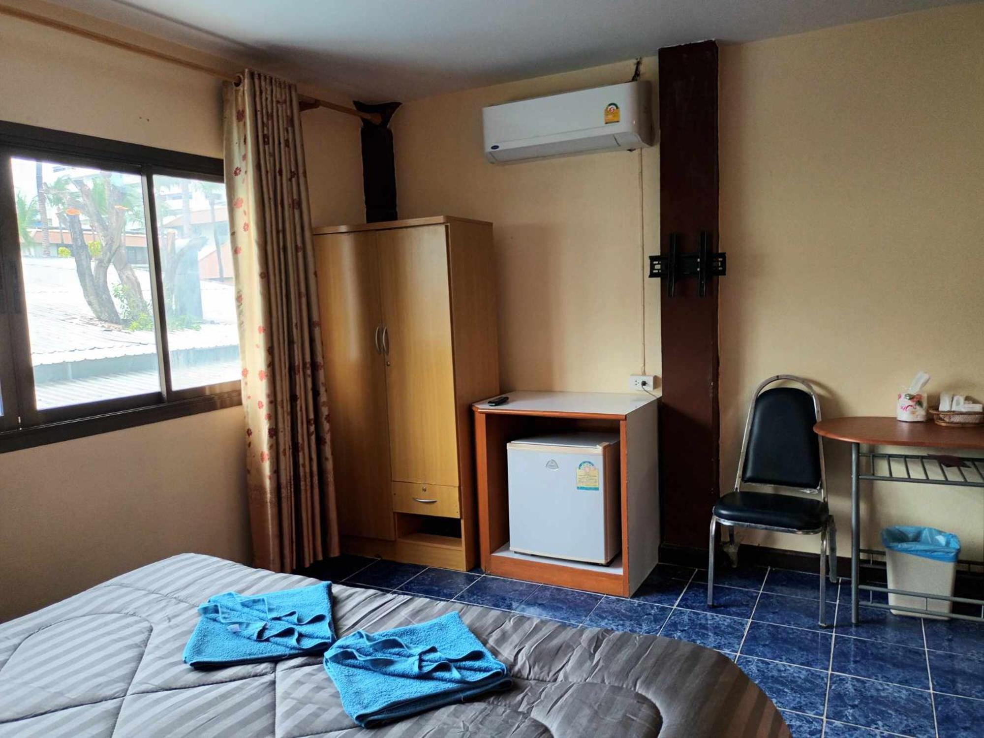 Patong Rose Guest House 50M To Beach Exterior photo