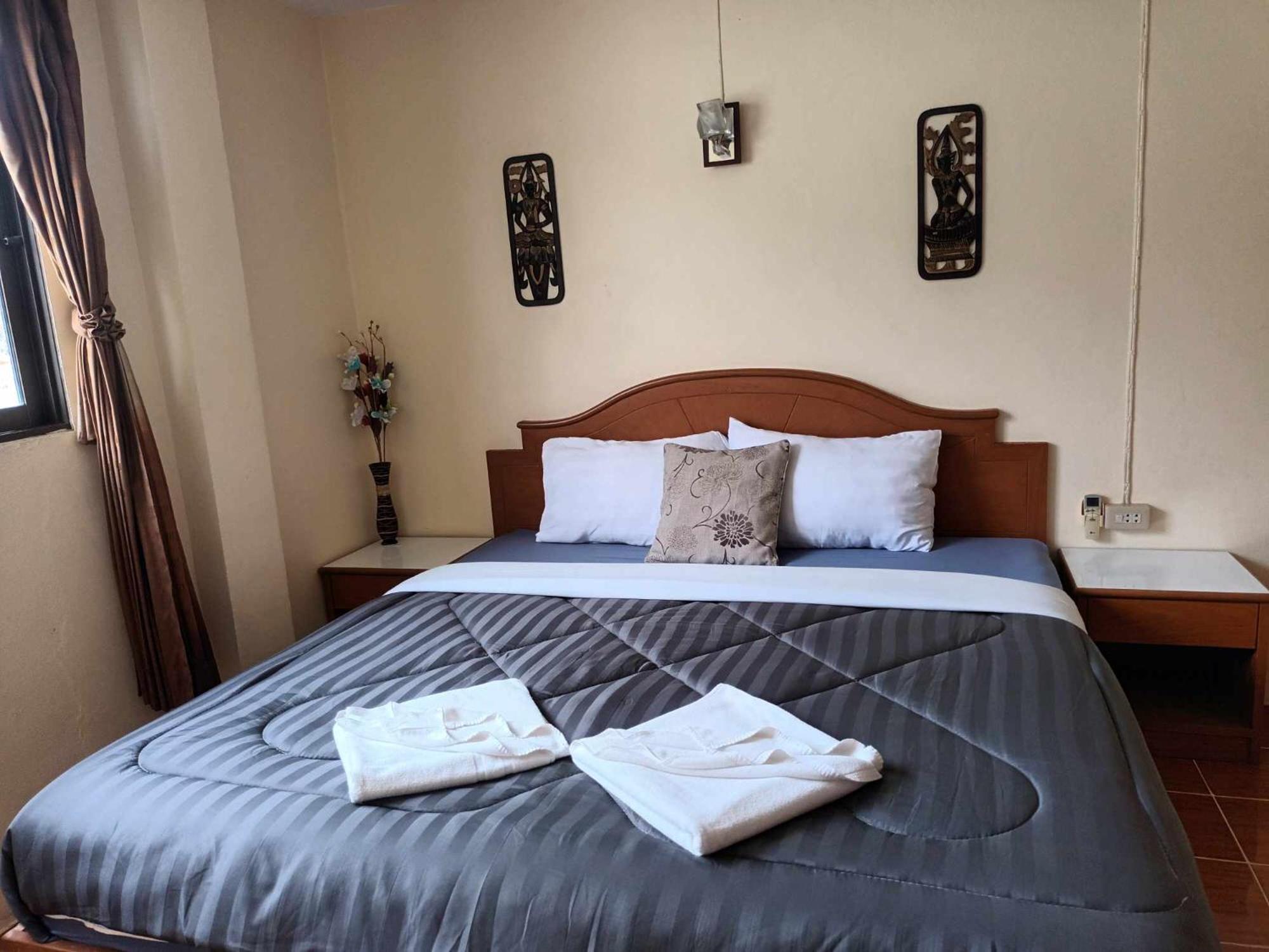 Patong Rose Guest House 50M To Beach Exterior photo